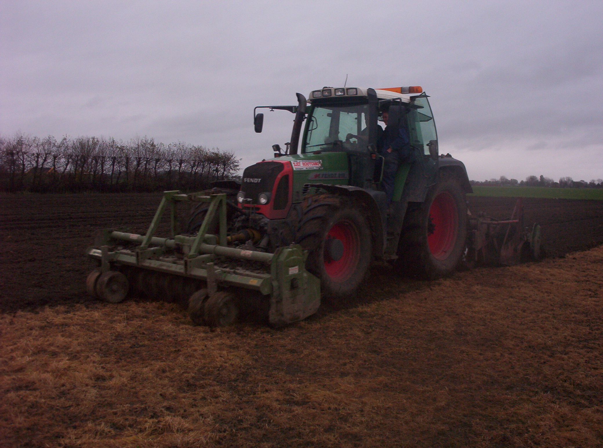 Frezen-spitten-frezen loopt gesmeerd