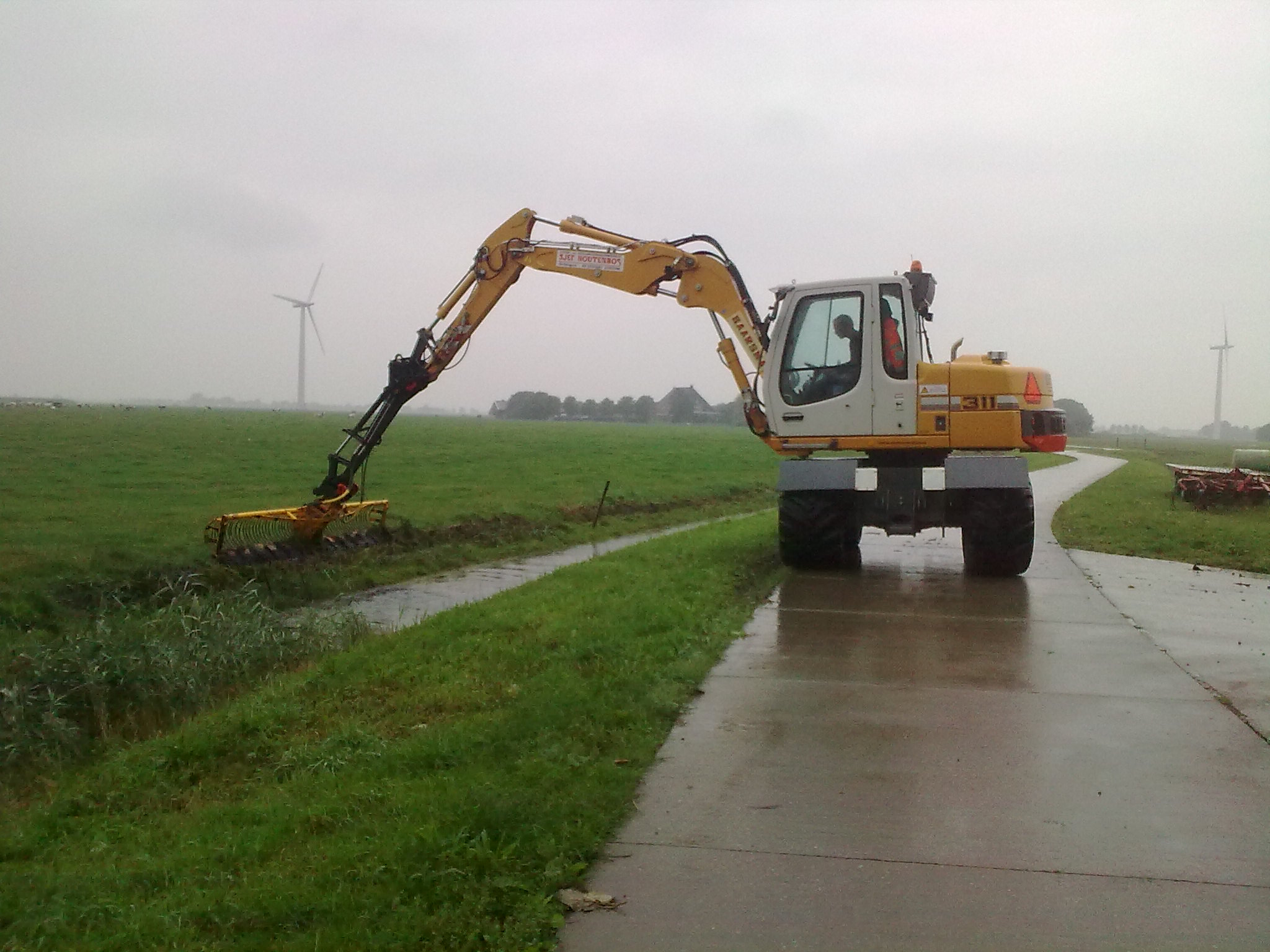 Liebherr 311 in Friesland.