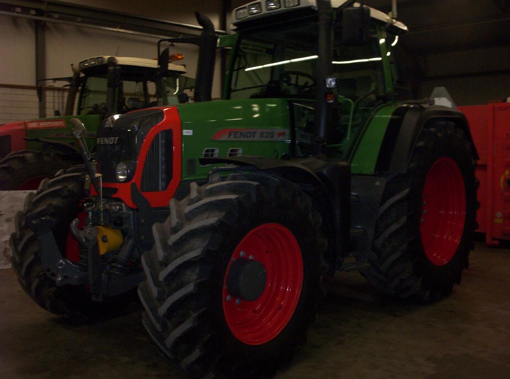 Fendt 820 binnen